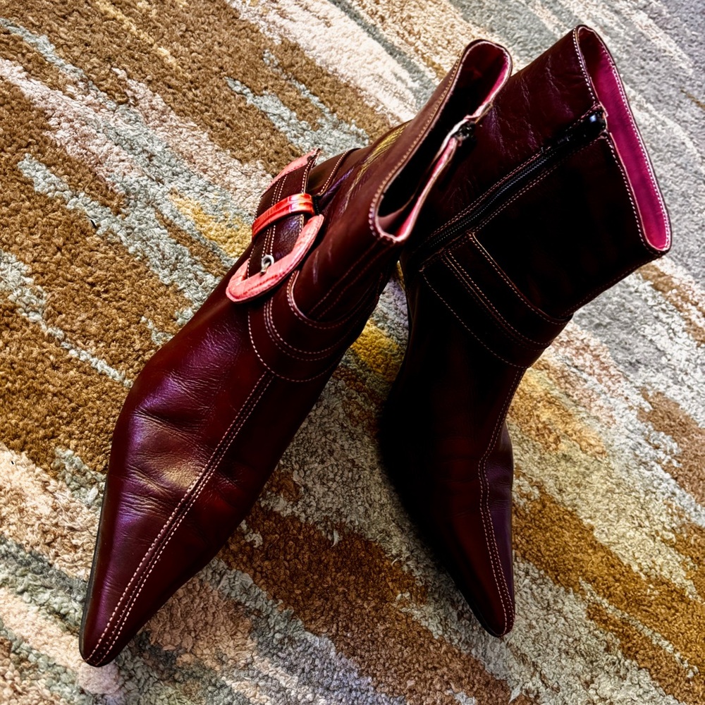 Vintage Booties Italian Roberto Vianni soft burgundy leather 2” kitten heel